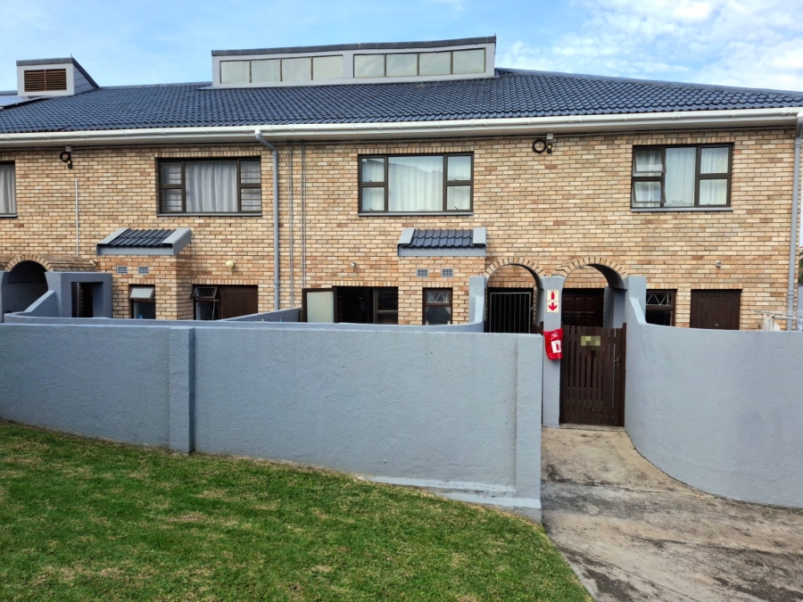 2 Bedroom Property for Sale in Beacon Bay Eastern Cape
